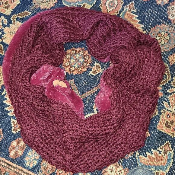 NWT Cozy cabled fleece lined Infinity Scarf - Picture 3 of 7